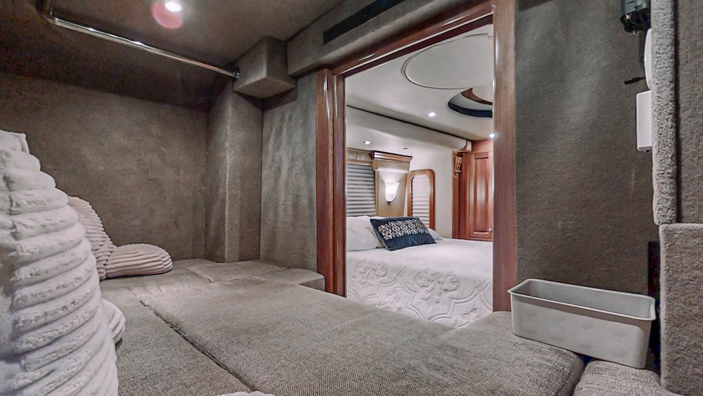 2006 Prevost Royale XLII For Sale